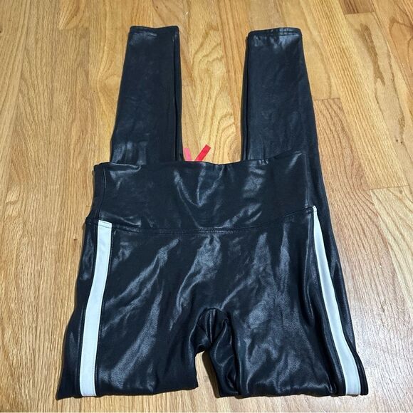 Spanx Black and White Striped Leggings Sz S/P - Picture 7 of 11